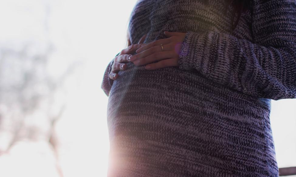 La santé environnementale au prisme de l’obstétrique : dialogues interdisciplinaires autour de la grossesse adolescente