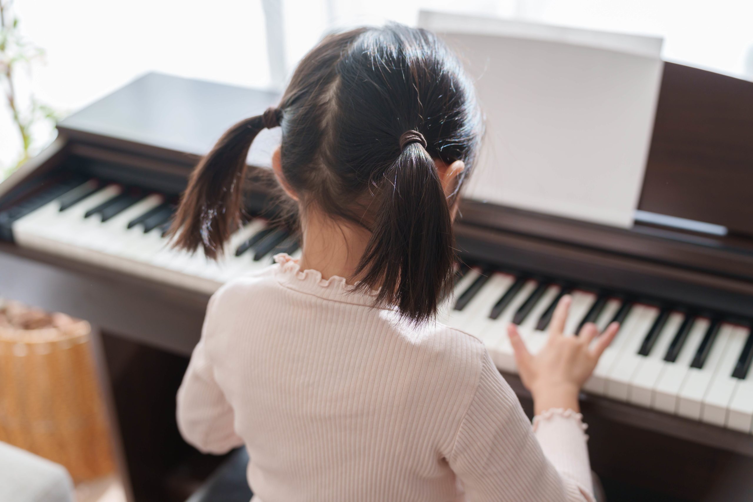 La pratique musicale, un allié puissant du développement cognitif et cérébral chez l’enfant
